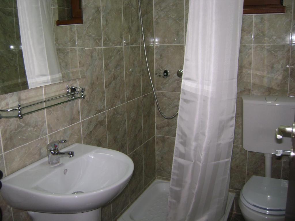 ホテルCasa Anotimpuri シナヤ 部屋 写真